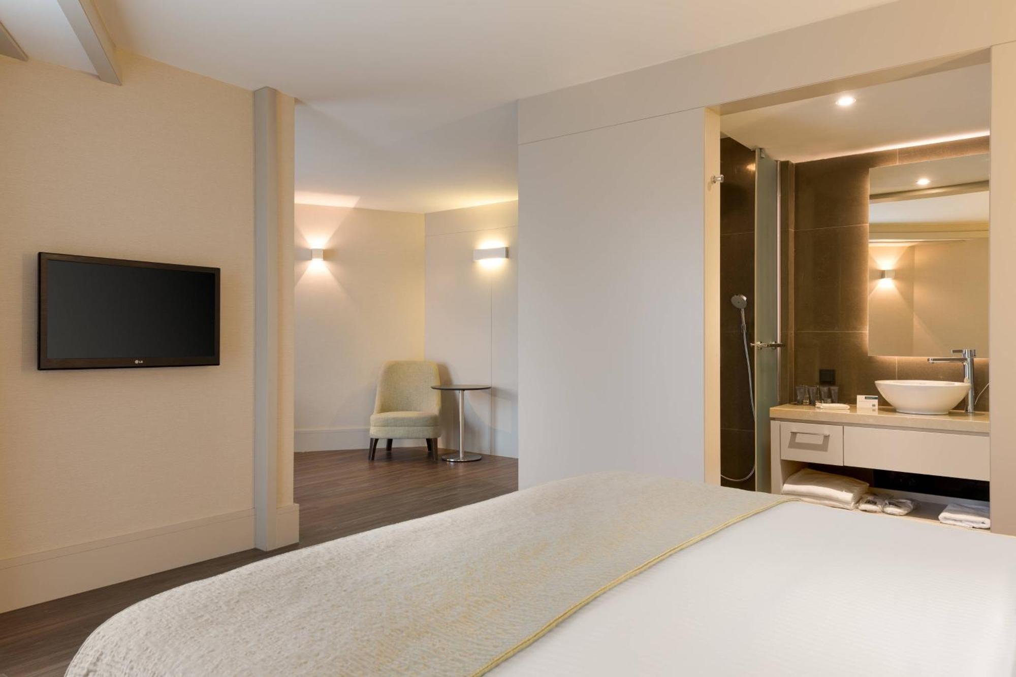 Ac Hotel Istanbul Macka Exterior photo
